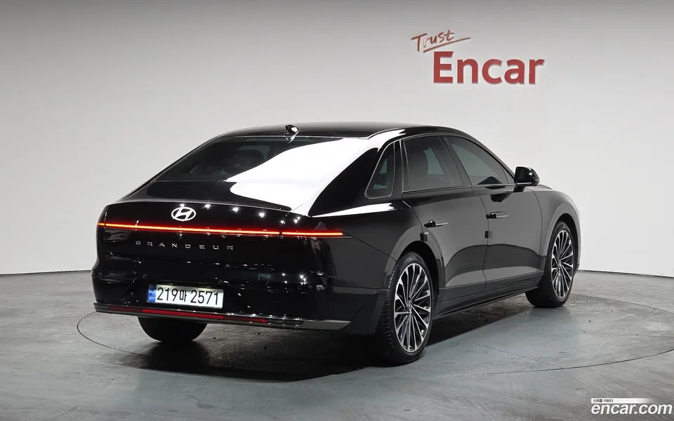 Hyundai Grandeur 2.5 2WD 2024 — миниатюра 2