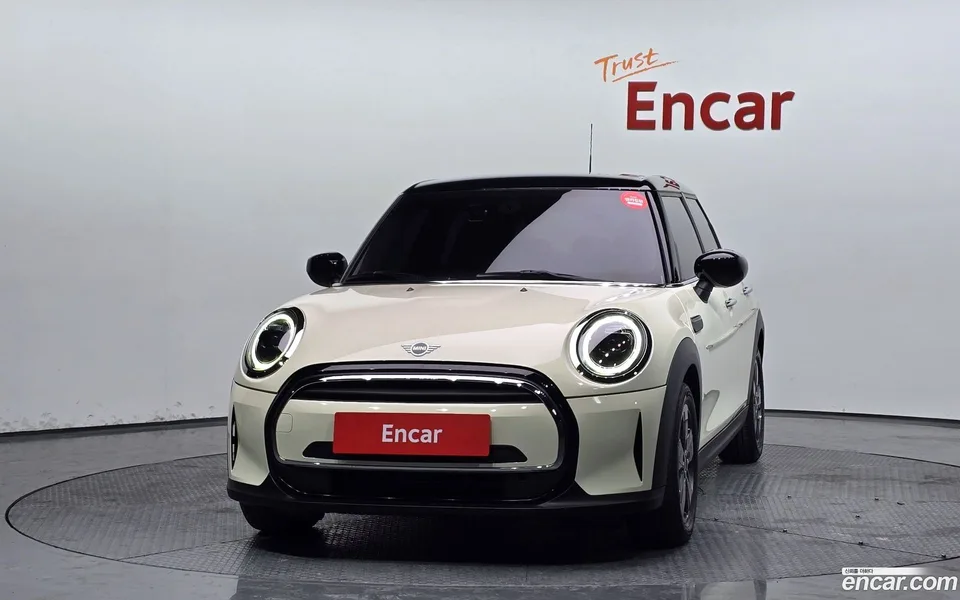 MINI Cooper 5 2022 — миниатюра 3