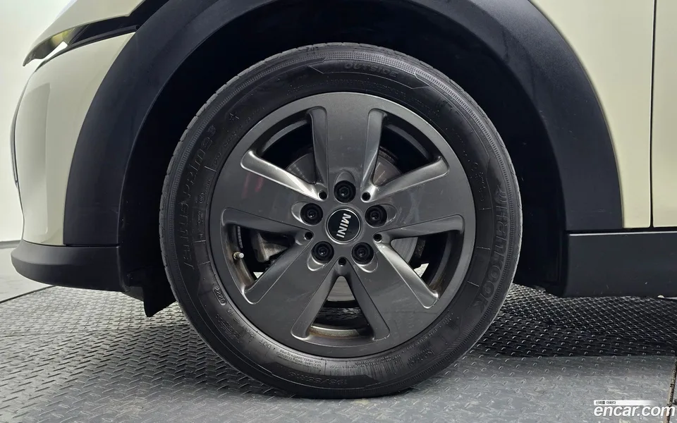 MINI Cooper 5 2022 — миниатюра 5