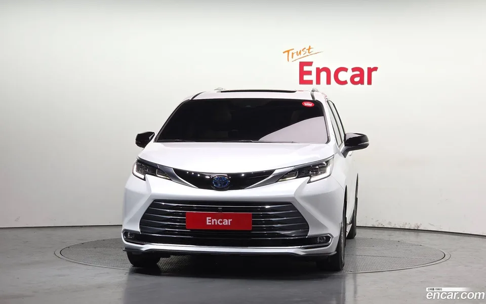 Toyota Sienna 2.5 AWD 2024 — миниатюра 3