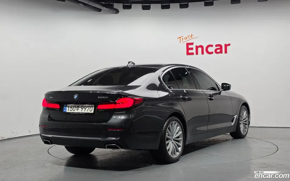 BMW 5 Series 530i xDrive 2023 — миниатюра 2