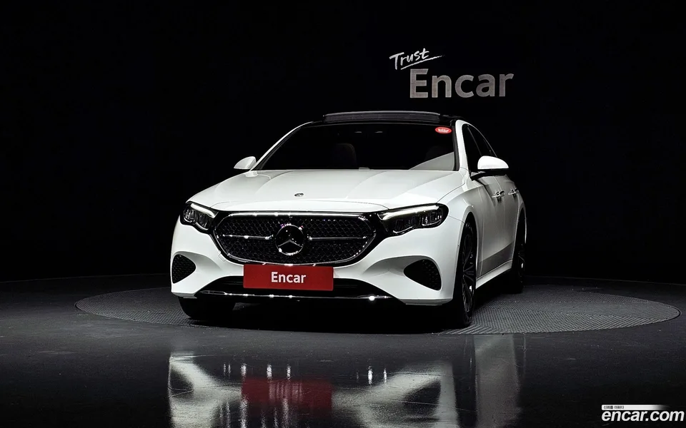 Mercedes-Benz E-Class E200 2025 — миниатюра 3