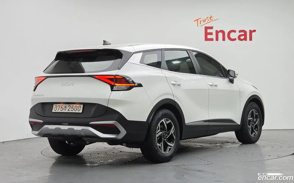 Kia Sportage 2.0 2WD 2023 — миниатюра 2