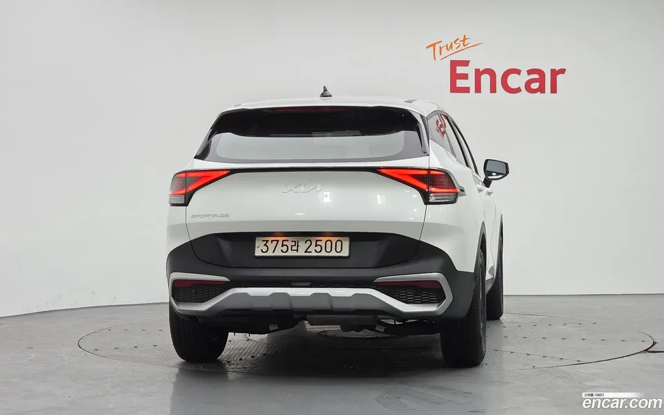 Kia Sportage 2.0 2WD 2023 — миниатюра 4