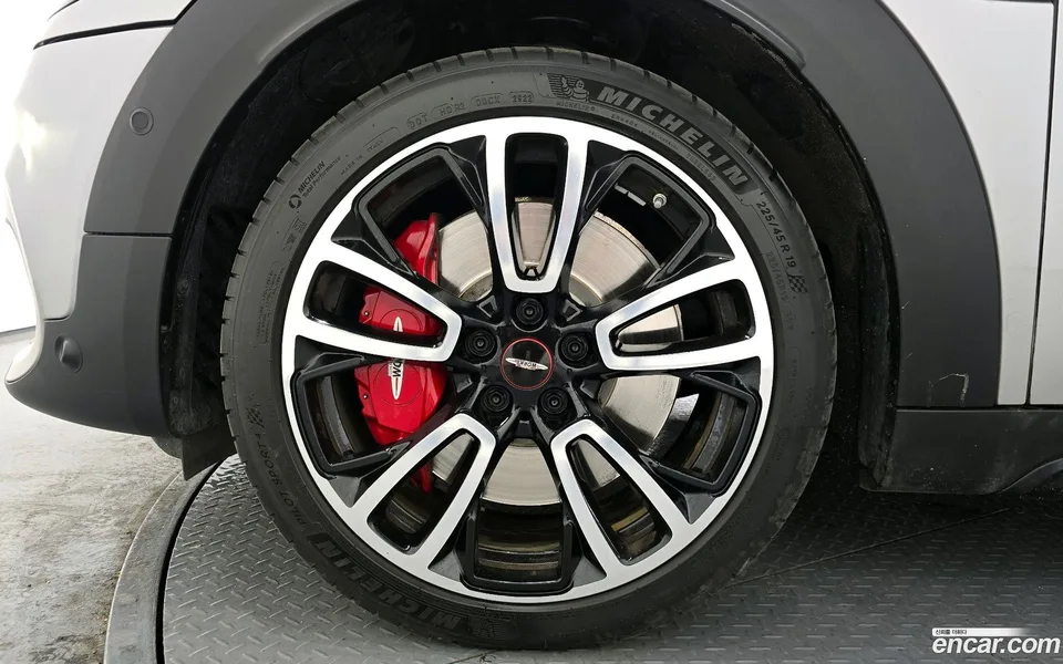 MINI Cooper S Countryman JCW 2023 — миниатюра 5