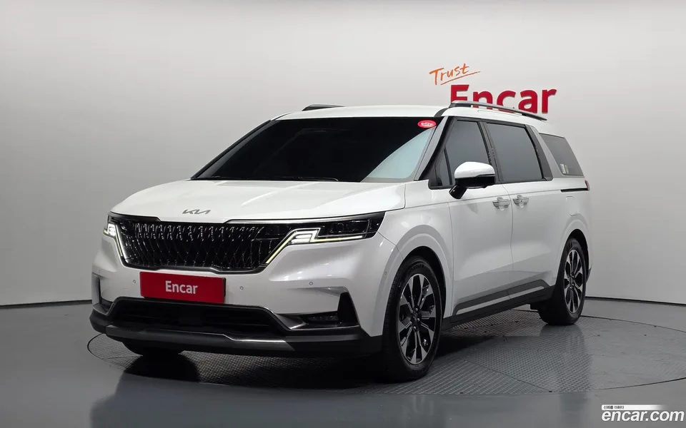 Kia Carnival 7 2022 — фото 1, купить с доставкой в Москву