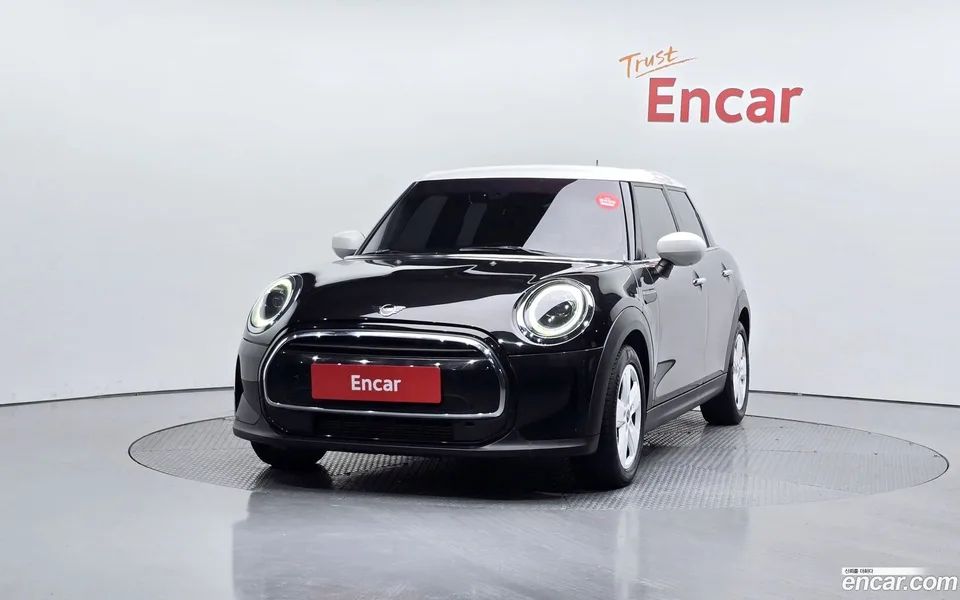 MINI Cooper 5 2022 — миниатюра 3