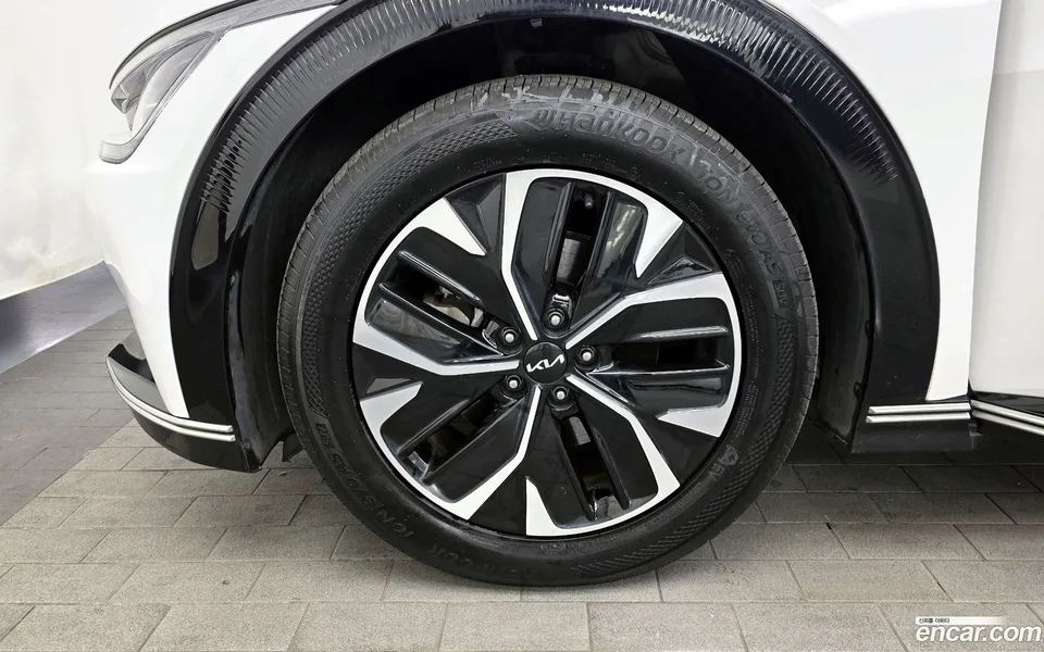 Kia EV6 4WD 2023 — миниатюра 5