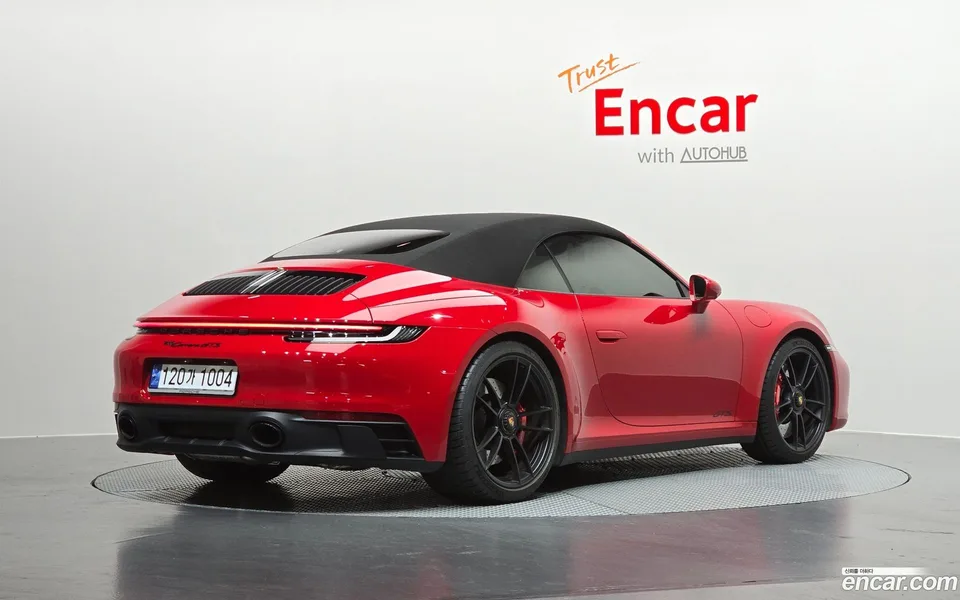 Porsche 911 (992) GTS 2023 — миниатюра 2