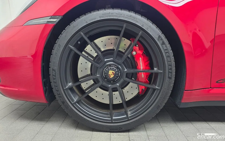 Porsche 911 (992) GTS 2023 — миниатюра 5