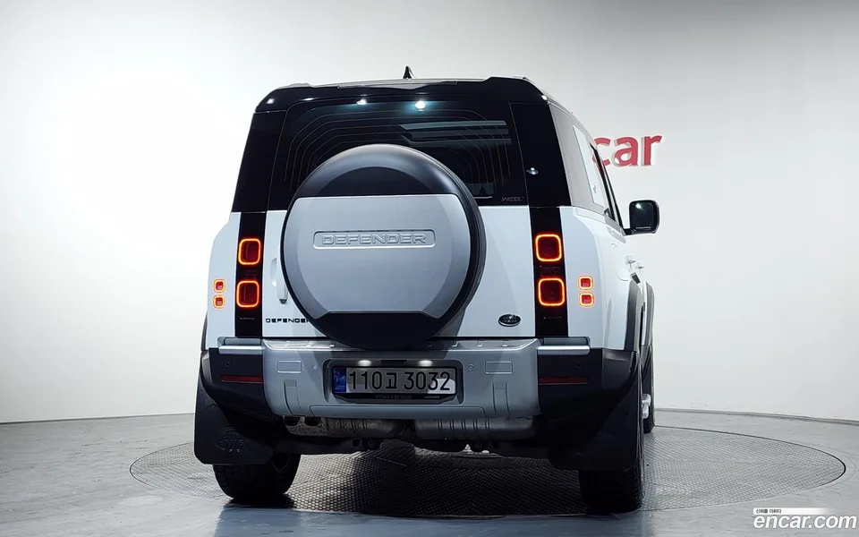 Land Rover Defender 110 D250 SE 2022 — миниатюра 4