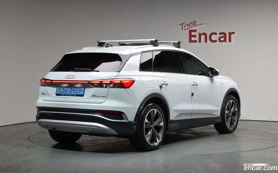 Audi Q4 e-tron 40 2023 — миниатюра 2