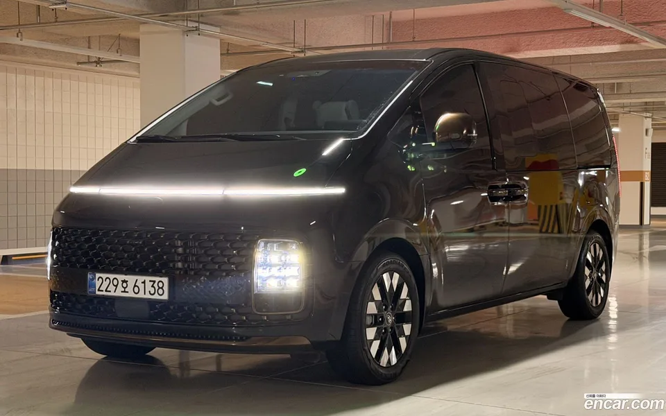 Hyundai Staria HEV 1.6 7 2024 — фото 1, купить с доставкой в Москву