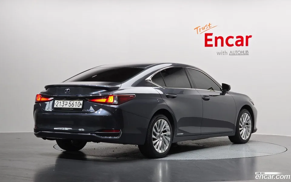 Lexus ES 300h 2022 — миниатюра 2