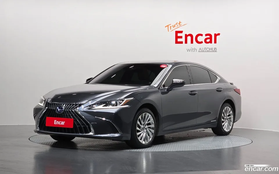 Lexus ES 300h 2022 — фото 1, купить с доставкой в Москву