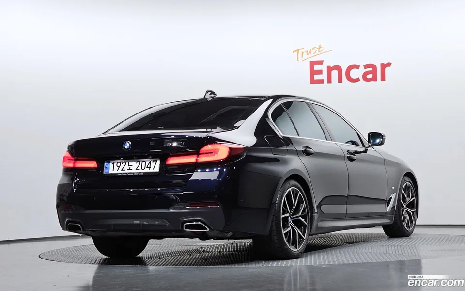 BMW 5 Series 530i M 2023 — миниатюра 2