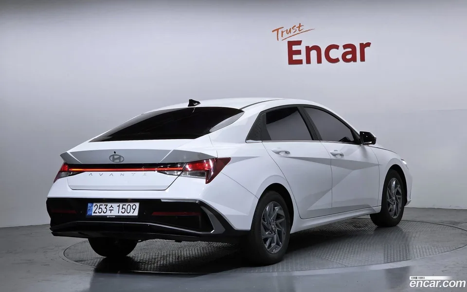 Hyundai Avante CN7 1.6 2024 — миниатюра 2