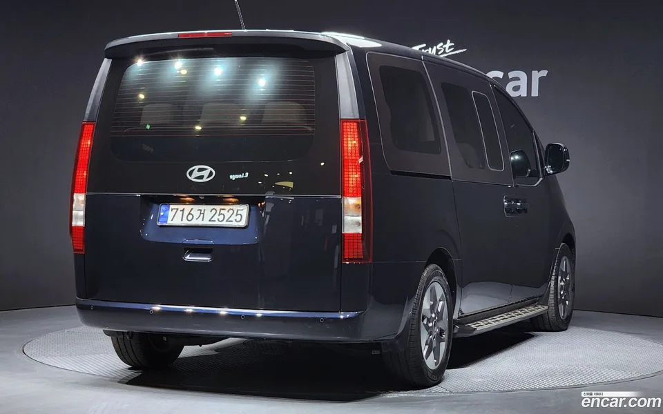 Hyundai Staria HEV 1.6 11 2024 — миниатюра 2