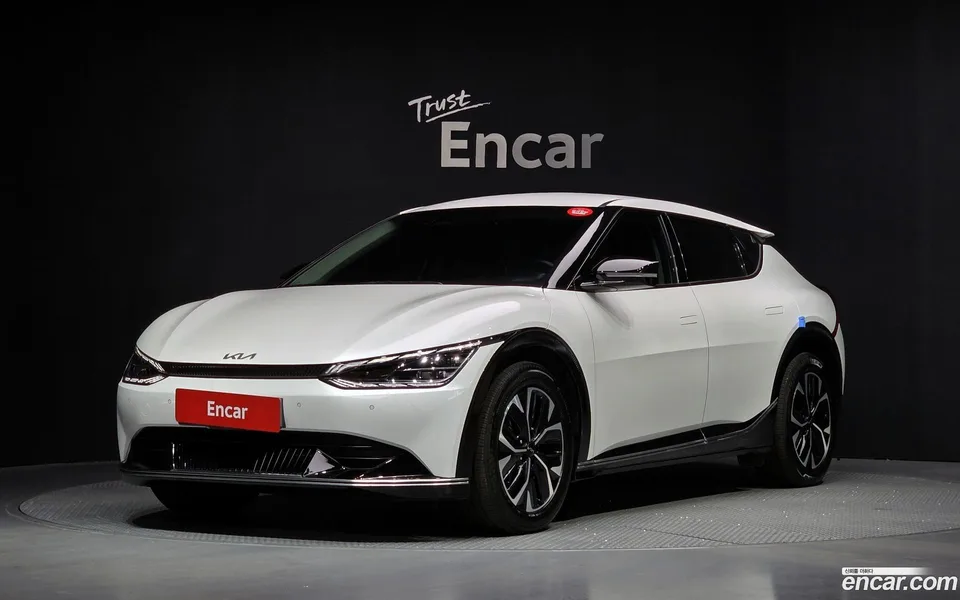 Kia EV6 4WD 2023 — фото 1, купить с доставкой в Москву