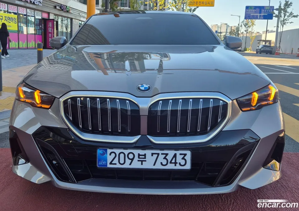 BMW 5 Series 520i M 2025 — миниатюра 4