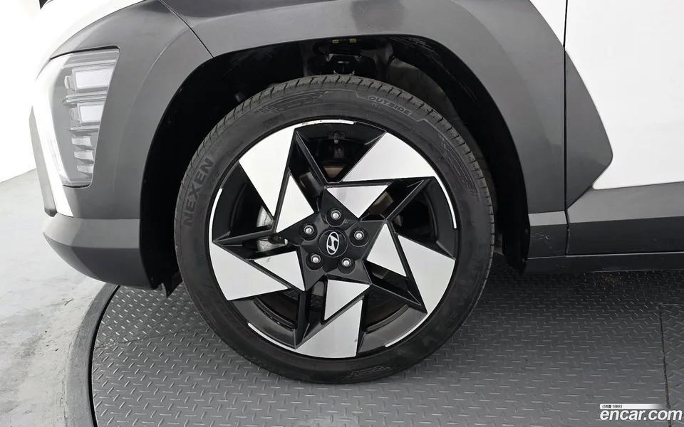 Hyundai Kona 1.6 2WD 2023 — миниатюра 5