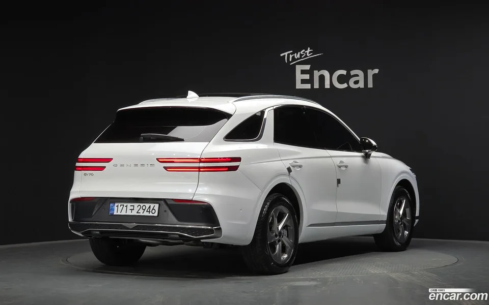 Genesis GV70 2.5T 2WD 2024 — миниатюра 2