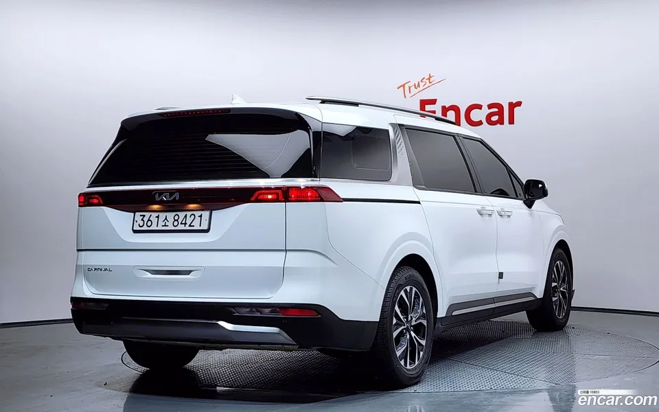 Kia Carnival 9 2022 — миниатюра 2
