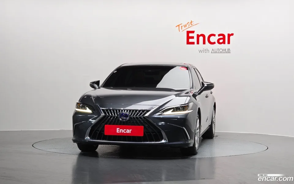 Lexus ES 300h 2022 — миниатюра 3