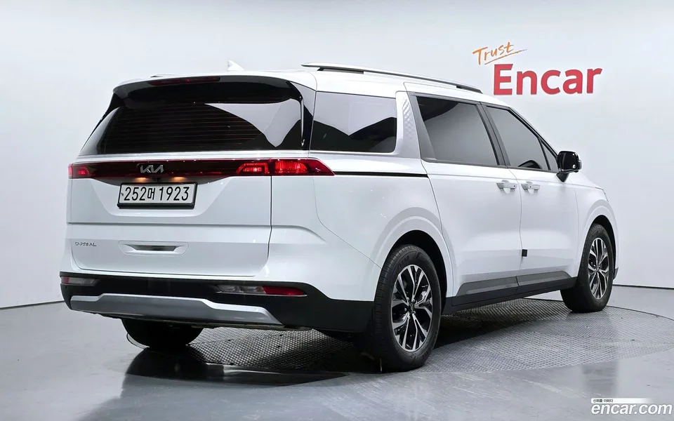 Kia Carnival 9 2022 — миниатюра 2