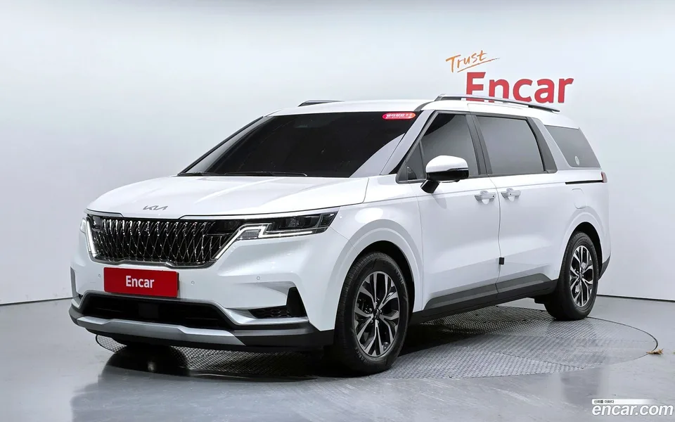 Kia Carnival 9 2022 — фото 1, купить с доставкой в Москву