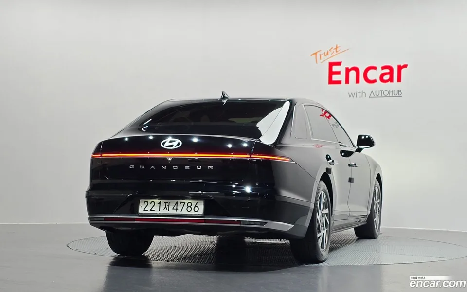 Hyundai Grandeur Hybrid 2023 — миниатюра 4