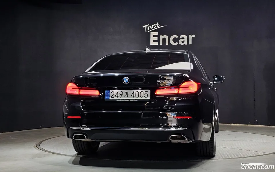BMW 5 Series 520i 2022 — миниатюра 4