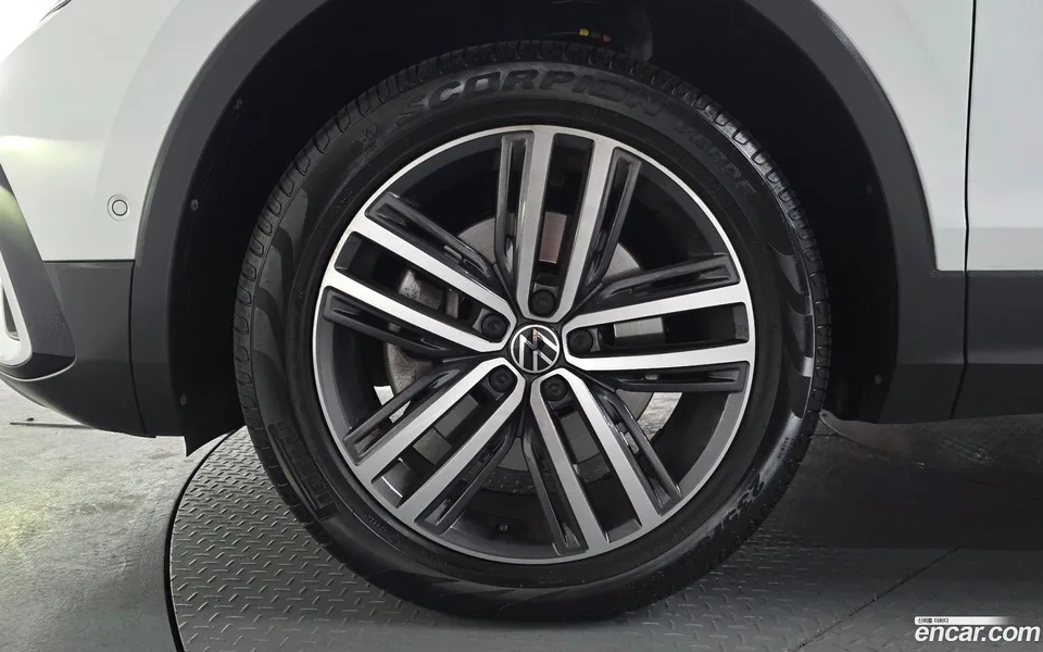 Volkswagen Tiguan Allspace 2.0 TSI 2022 — миниатюра 2