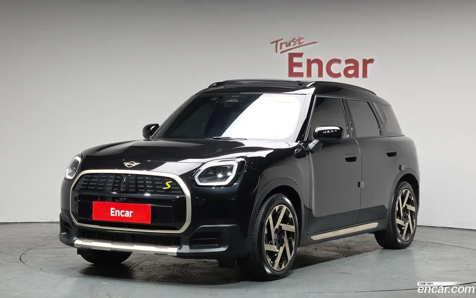 MINI Cooper Countryman Electric ALL4 SE 2025 — фото 1, купить с доставкой в Москву