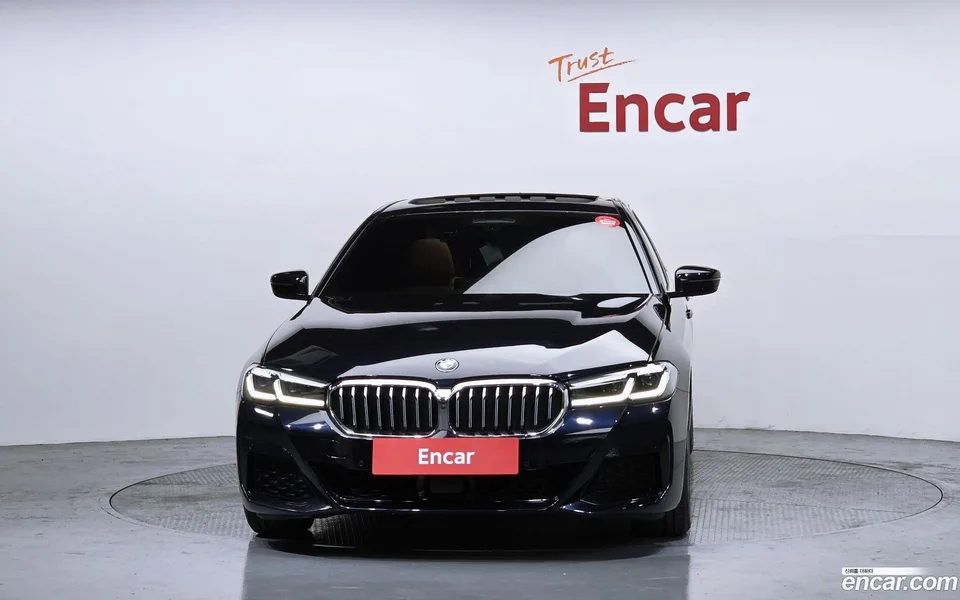 BMW 5 Series 520i M 2023 — миниатюра 3