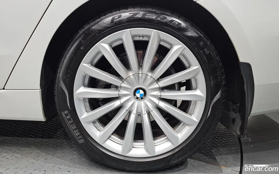 BMW 6 Series GT 630i xDrive 2022 — миниатюра 5