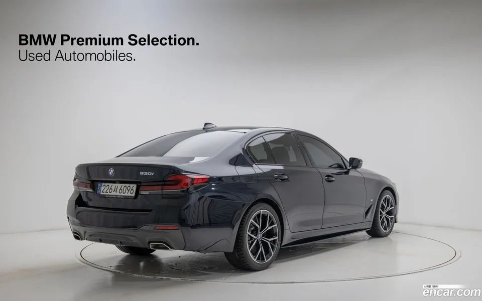 BMW 5 Series 530i M 2022 — миниатюра 2