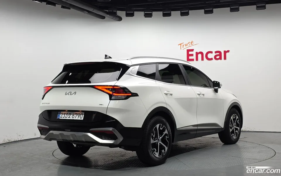 Kia Sportage Hybrid 2WD 2024 — миниатюра 2