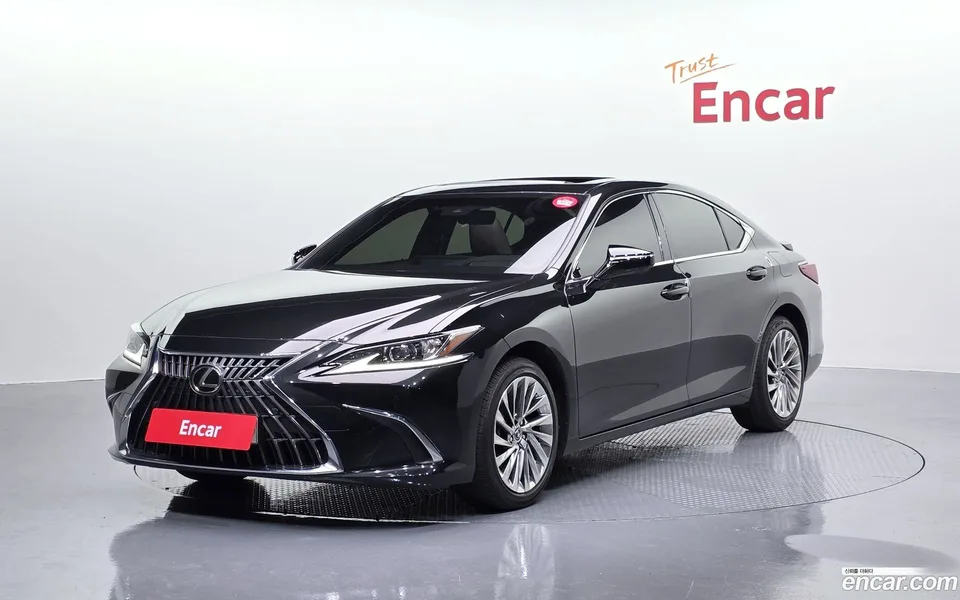 Lexus ES 300h 2023 — фото 1, купить с доставкой в Москву