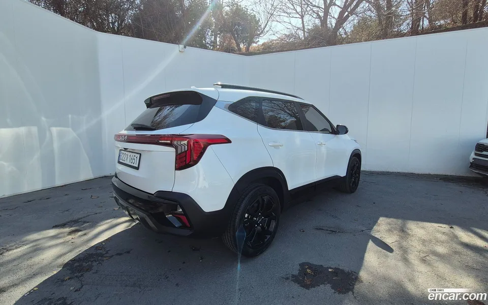 Kia Seltos 2.0 2WD 2023 — миниатюра 2