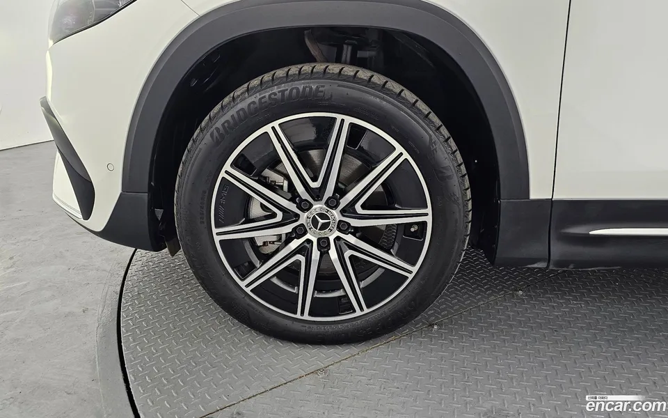 Mercedes-Benz EQB EQB300 4MATIC AMG 2024 — миниатюра 5