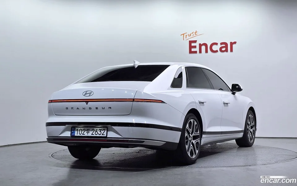Hyundai Grandeur Hybrid 2023 — миниатюра 2
