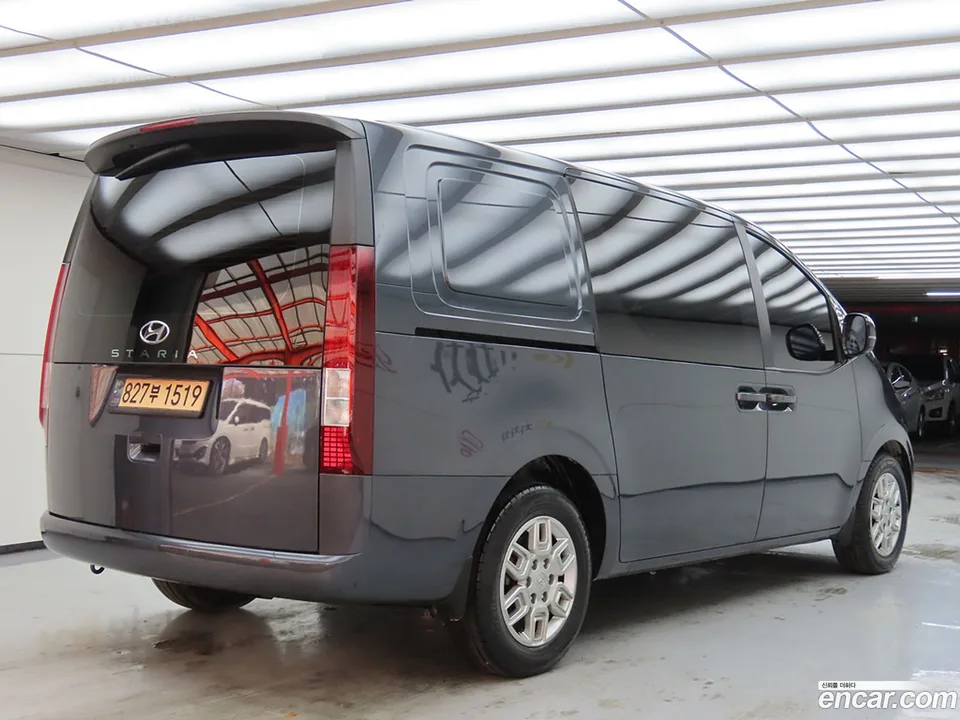 Hyundai Staria 5 2023 — миниатюра 3