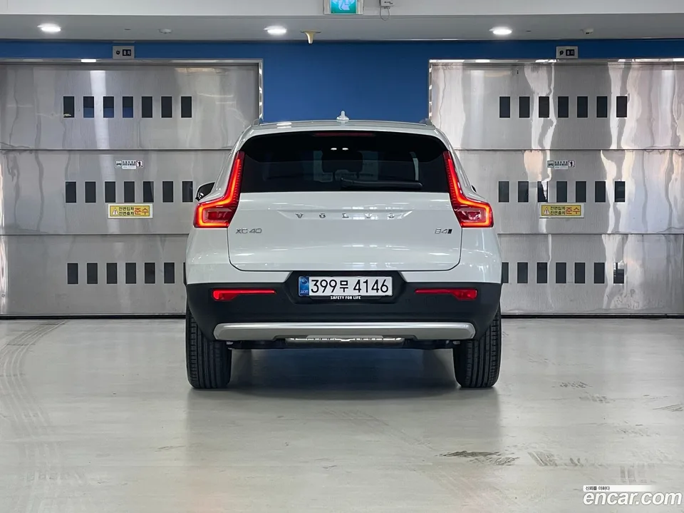 Volvo XC40 B4 2025 — миниатюра 4