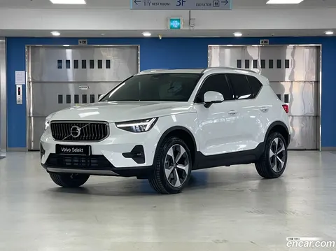 Volvo XC40 2025 купить в Москве