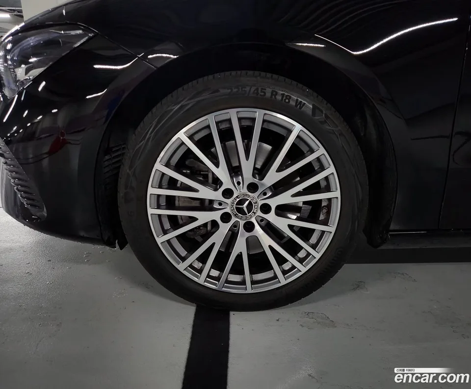 Mercedes-Benz CLA-Class CLA250 4MATIC 2025 — миниатюра 4