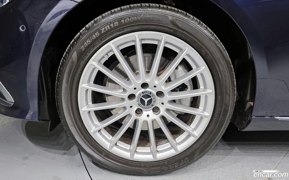 Mercedes-Benz E-Class E250 2022 — миниатюра 5