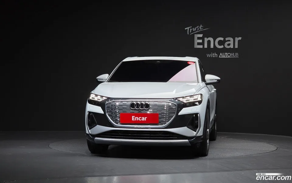 Audi Q4 e-tron 45 2025 — миниатюра 3