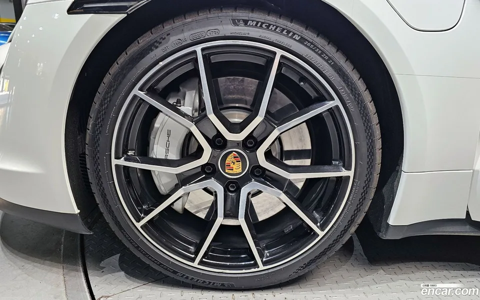 Porsche Taycan 4S 2024 — миниатюра 5