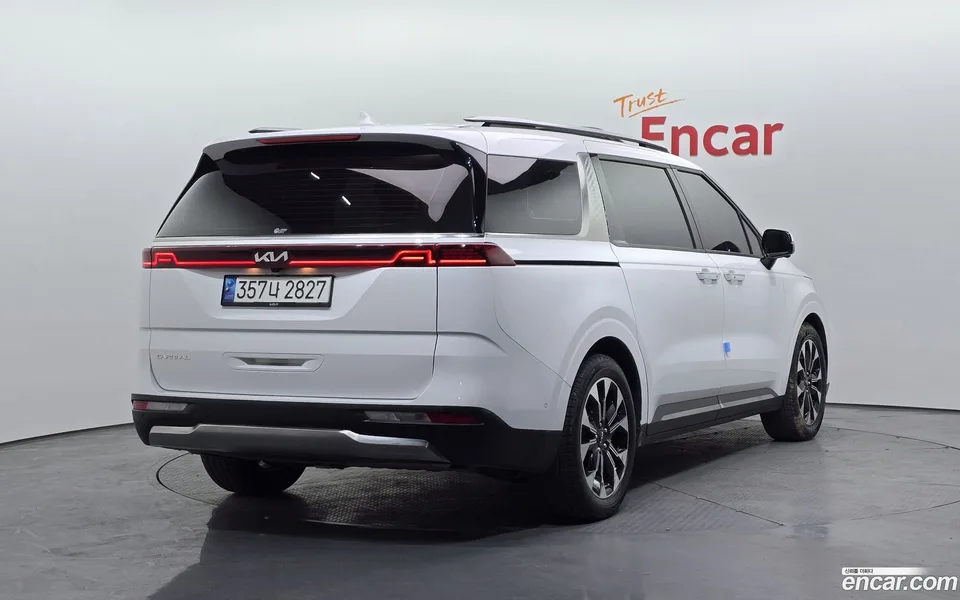 Kia Carnival 9 2023 — миниатюра 2